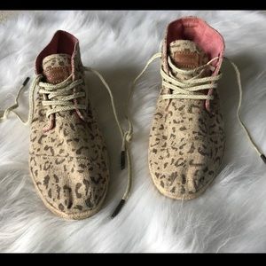 Toms cheetah leopard print